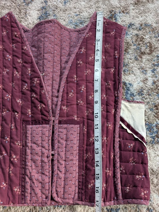 Vintage 70’s, quilted patchwork, handmade Reversible Vest / fits Small/Medium - Picture 9 of 9